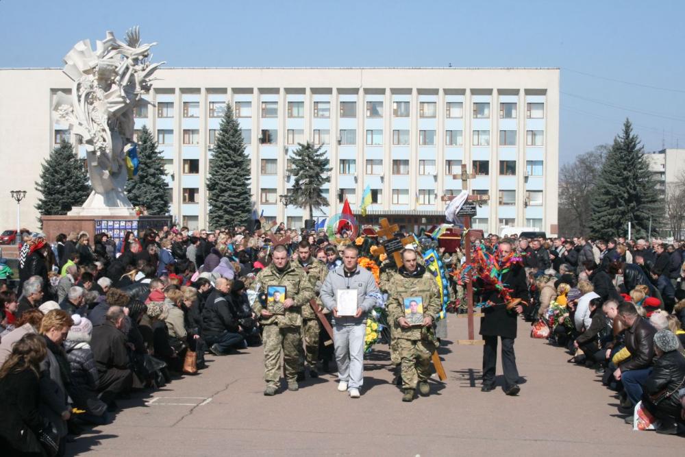 Хмельничани провели в останню путь Героїв – Айдарівців (відео)