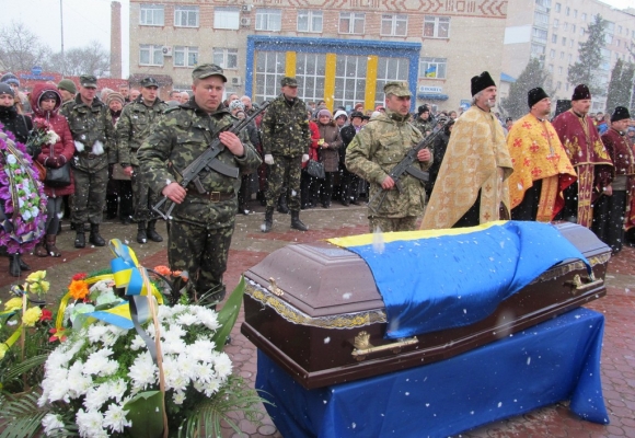 На Хмельниччині попрощалися із воїном АТО. Без батька залишився 10-річний син