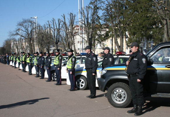 Міліціонерів тепер інструктують на головному майдані Хмельницького