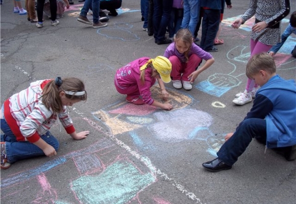 Юних хмельничан запрошують на конкурс малюнку на асфальті