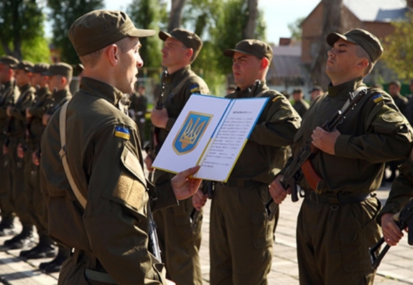 В День Перемоги у Хмельницькому 48 нацгвардійців склали військову присягу