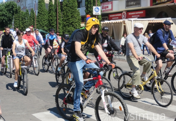 Велодень у Хмельницькому: півтисячі хмельничан на двоколісних