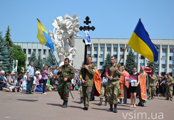 На Хмельницькому майдані попрощалися із захисником Донецького аеропорту