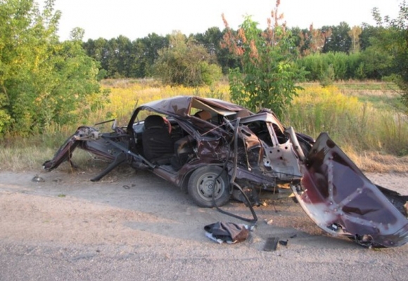 На Хмельниччині «ВАЗ» врізався в іномарку. Двоє людей загинуло