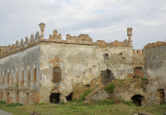 Меджибізька фортеця чекає коштів на ремонт