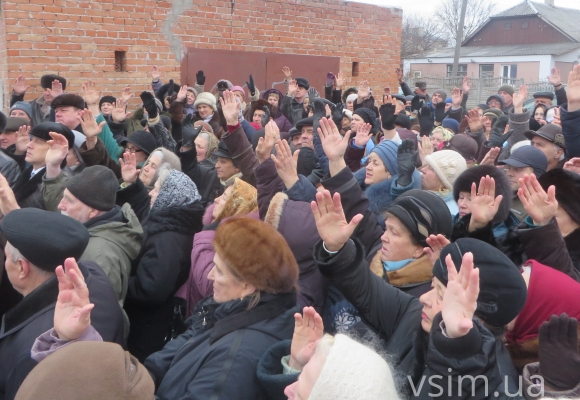 Будівництво церкви на кладовищі у Хмельницькому: католики проти