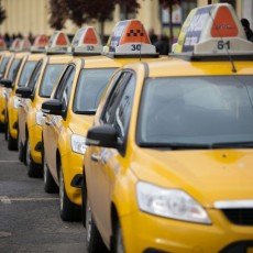 Десять служб таксі Хмельницького: ціни
