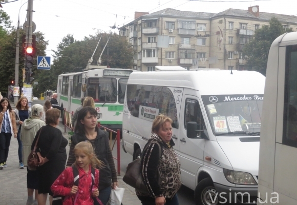 У хмельницьких маршрутах і тролейбусах знову рахуватимуть пасажирів