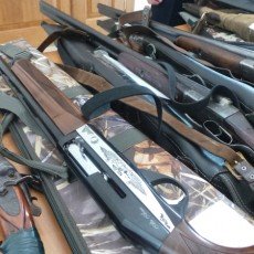 Мешканці Хмельниччини добровільно здали до поліції понад 200 одиниць зброї