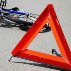 У Старій Синяві 14-річний підліток на мотоблоці збив велосипедистку