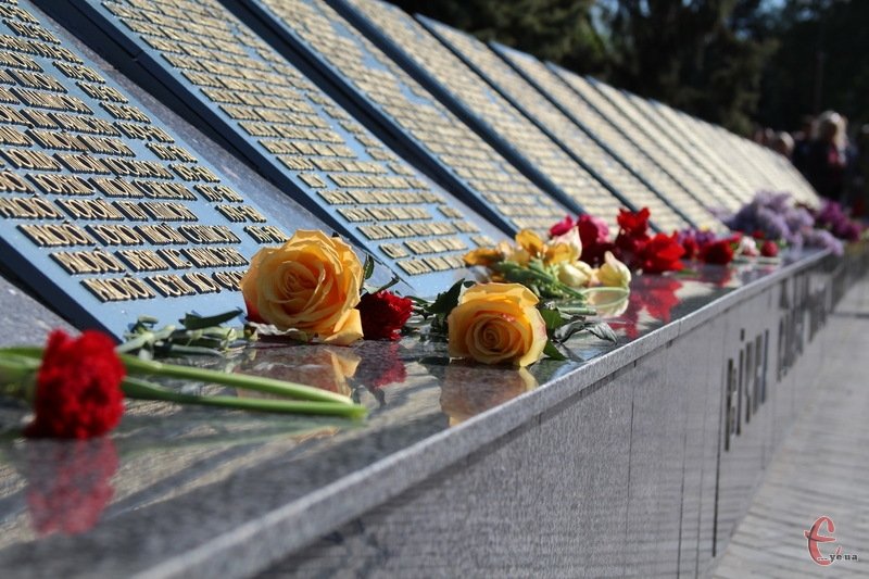Як у Хмельницькому відзначили 71-річницю перемоги над нацизмом у Другій світовій війні (ФОТО+ВІДЕО)