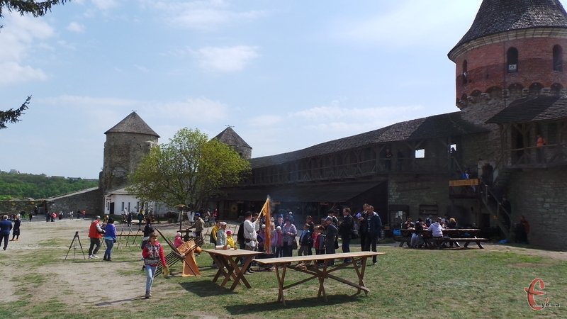 З початку туристичного сезону до кам’янецької фортеці завітало понад 14 тисяч відвідувачів