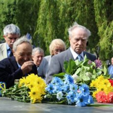 У Хмельницькому вшанували жертв політичних репресій - vsim.ua