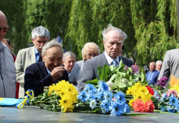 У Хмельницькому вшанували жертв політичних репресій - vsim.ua